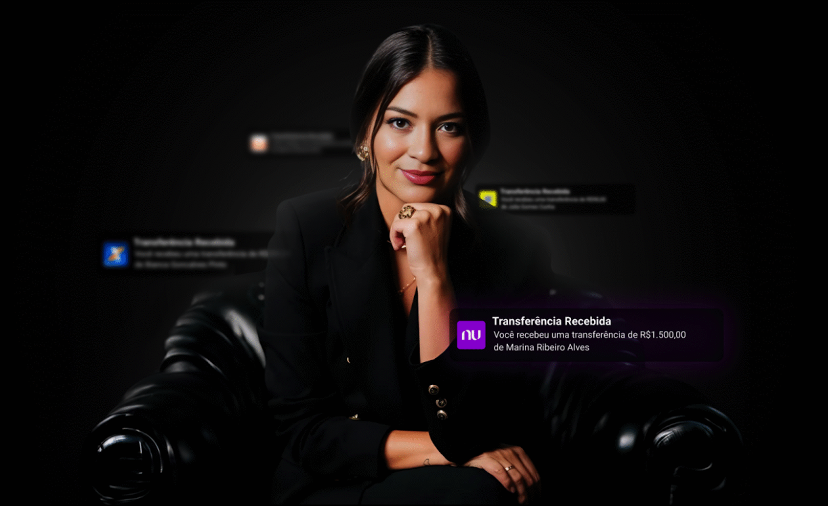 Profissional de sucesso com notificações de transferências financeiras mostrando resultados reais